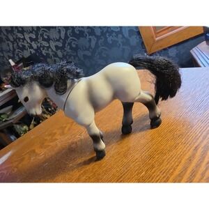 Kid Kore horse, movable legs‎ and head